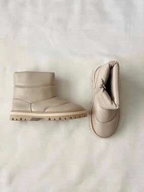 Minimalist Cream Puffer Ankle Boots - Girls